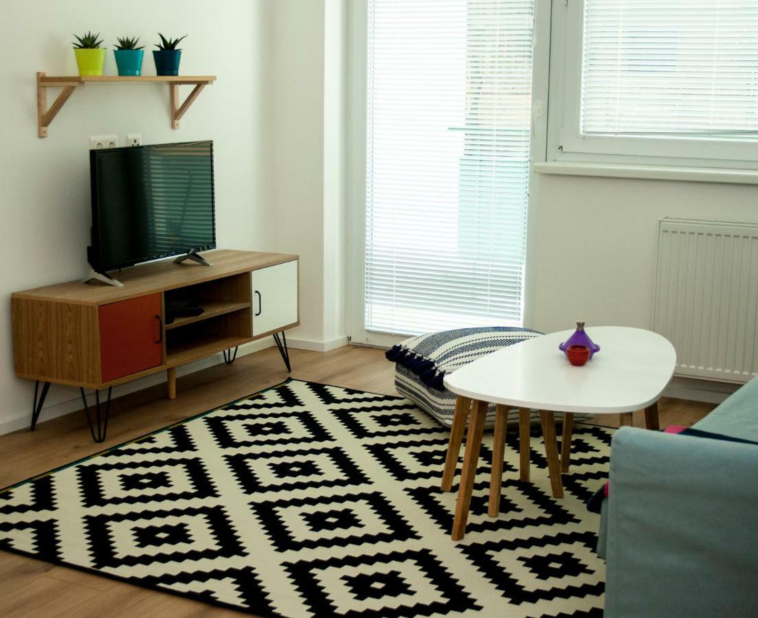 Studio Thalia Next To Metro Виена Екстериор снимка