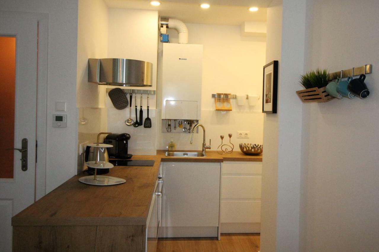 Studio Thalia Next To Metro Виена Екстериор снимка